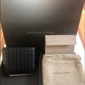 BOTTEGA VENETA MEN’S WALLET
